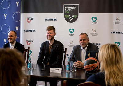Dāvis Bertāns pavēsta par Bertānu Valmieras Basketbola skolas dibināšanu