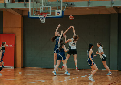 LJBL fināls U16 meitenes: Bertānu VBS - RSS Rīdzene. Foto: Ralfs Bartnieks