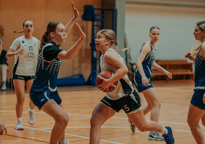 LJBL fināls U16 meitenes: Bertānu VBS - RSS Rīdzene. Foto: Ralfs Bartnieks