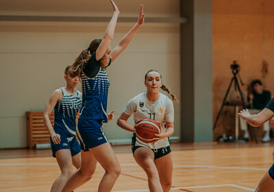 LJBL fināls U16 meitenes: Bertānu VBS - RSS Rīdzene. Foto: Ralfs Bartnieks