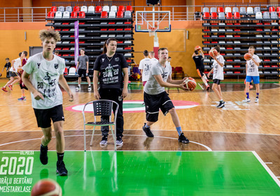 Brāļu Bertānu meistarklase sasniedz vidus punktu