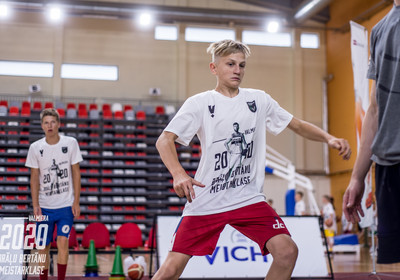 Brāļu Bertānu meistarklase sasniedz vidus punktu