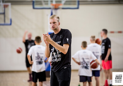 Brāļu Bertānu Basketbola meistarklase 2022, Pirmā diena