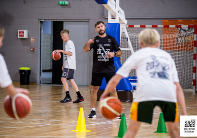 Brāļu Bertānu Basketbola meistarklase 2022, Pirmā diena