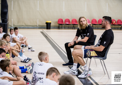 Brāļu Bertānu Basketbola meistarklase 2022, Pirmā diena