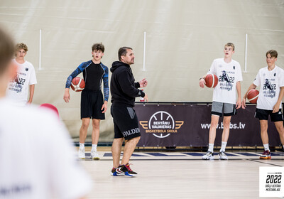 Brāļu Bertānu Basketbola meistarklase 2022, Pirmā diena