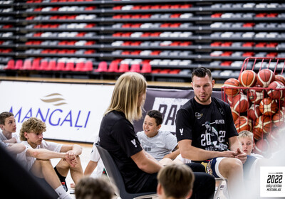 Brāļu Bertānu Basketbola meistarklase 2022, Pirmā diena