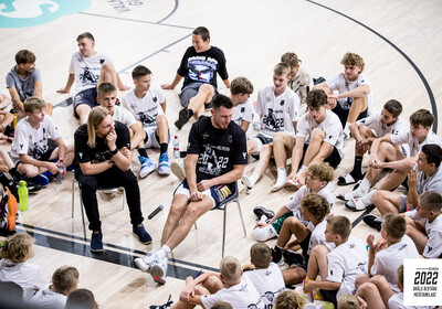Brāļu Bertānu Basketbola meistarklase 2022, Pirmā diena