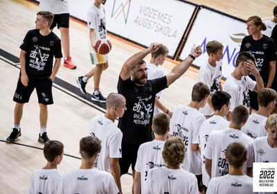 Brāļu Bertānu Basketbola meistarklase 2022, Pirmā diena